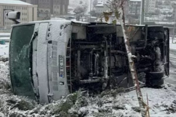 14 рабочих пострадали в ДТП со служебным микроавтобусом