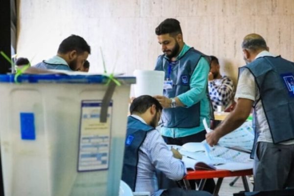 На выборах в Ираке зафиксированы сотни нарушений, включая массовое голосование