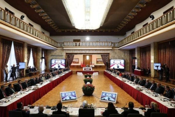 Правозащитники обратились к парламентской комиссии: правосудие обеспечит мир