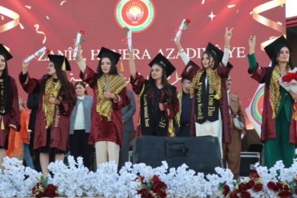 Университет Рожавы выпустил 211 студентов на торжественной церемонии