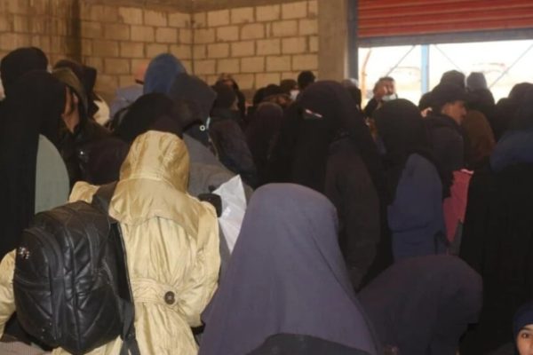 834 иракских беженца вернулись на родину после выезда из лагеря «Холь»