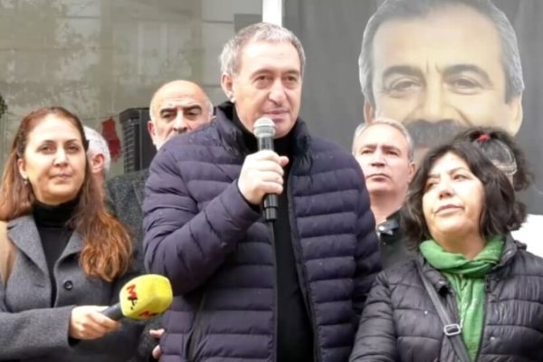 Бакырхан: «Пока обсуждается мир, выделите бюджет на нужды рабочих, а не на оружие»