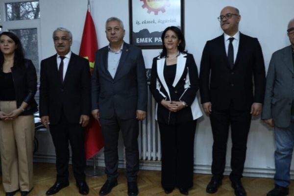 Делегации Имралы и EMEP заявили о необходимости правовых гарантий для мирного процесса