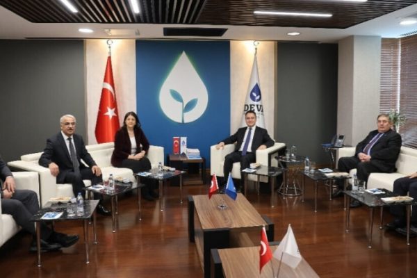 Делегация Имралы ПРДН провела политические консультации с лидером партии DEVA Али Бабаджаном