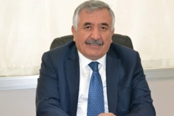 Политик Селим Садак доставлен в отделение интенсивной терапии