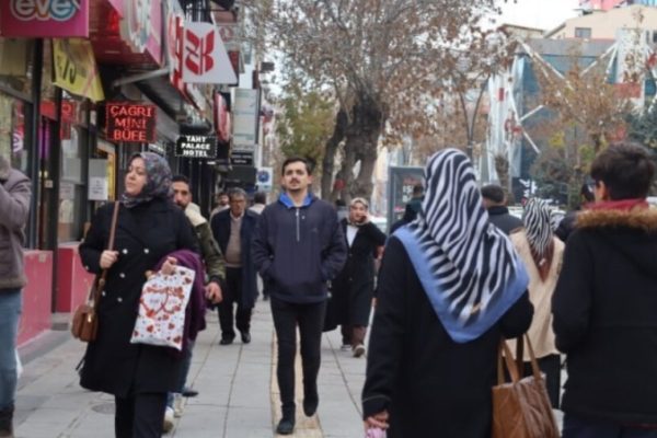 Призыв молодежи: давайте примем меры против наркоторговли и проституции