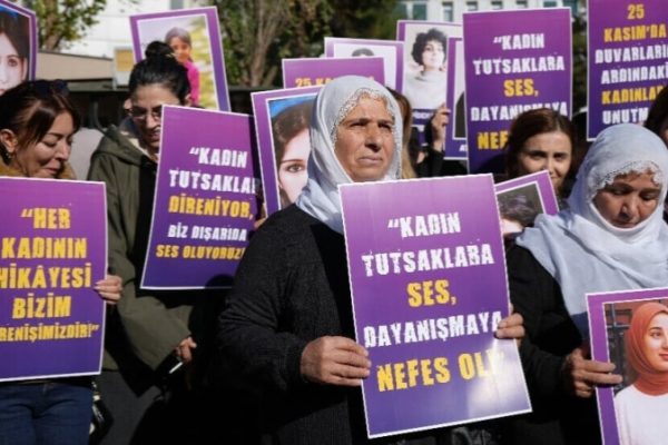 Семьи заключенных требуют принять юридические меры