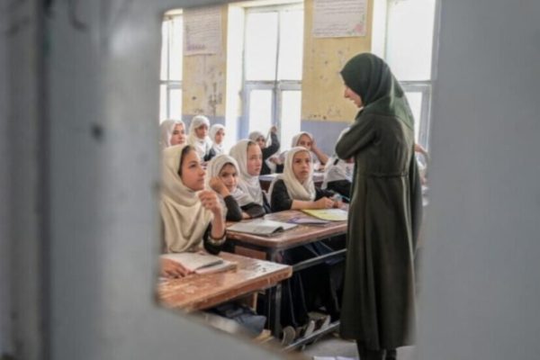 Талибан отменил десятки учительских ставок в Бамьяне