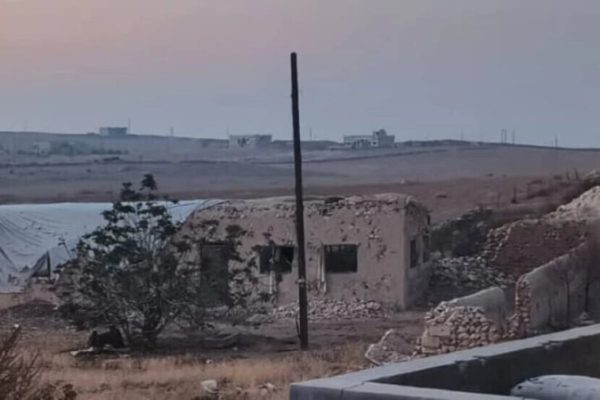 Удар беспилотника по жилому дому в районе плотины Тишрин