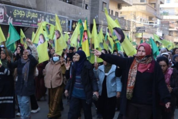 Женский марш в Хасаке за свободу Абдуллы Оджалана