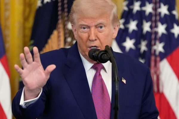 Трамп: Иран как никогда смотрит в сторону свободы