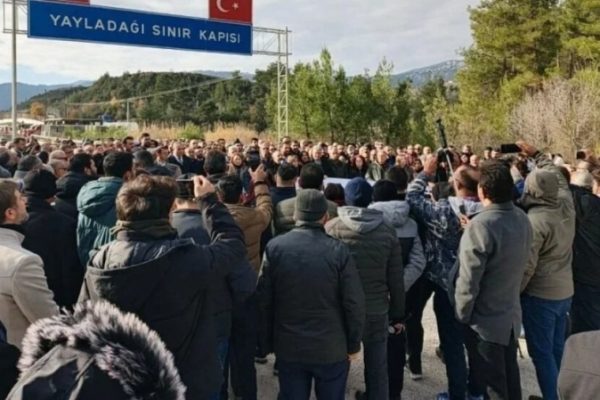 В Турции прошла акция солидарности с алавитами Сирии