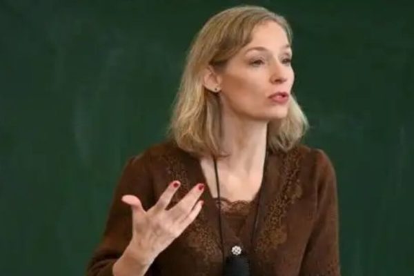 Французский философ Корин Пеллюшон поддерживает урегулирование