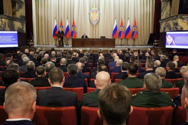 Путин призвал ФСБ усилить борьбу с терроризмом и защиту инфраструктуры