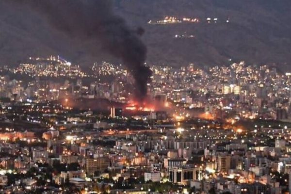 Новая масштабная волна атак на Иран на 14-й день войны