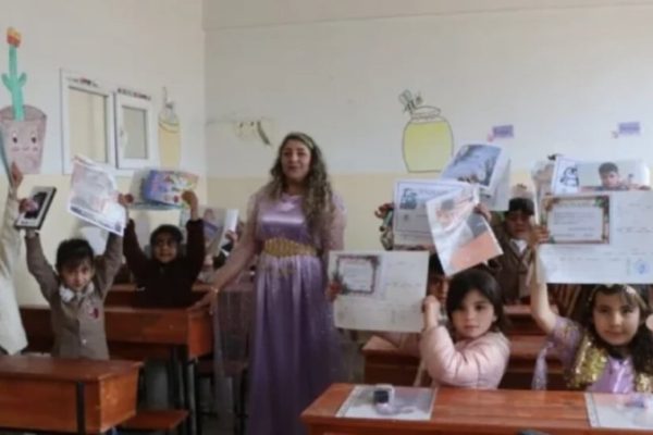 Учащиеся в Кобани получили табели успеваемости