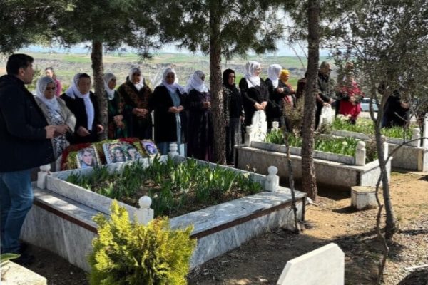 В Батмане почтили память 15 партизанок