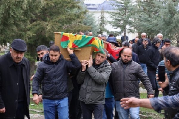 Журналист Осман Кылыч похоронен в родной деревне в Курталане