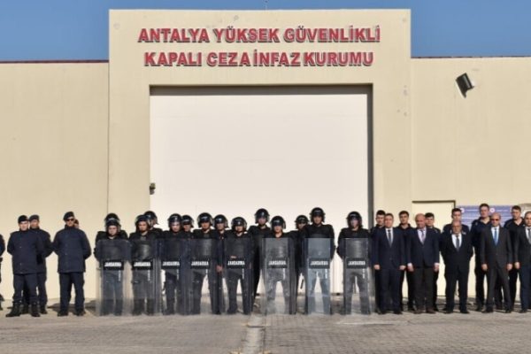 Заключённые в тюрьме Дёшемеалты прекратили голодовку после удовлетворения требований