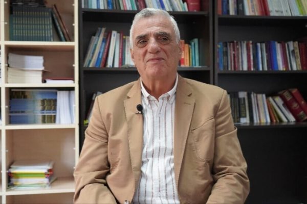Азизоглу: курдский язык должен получить официальный статус