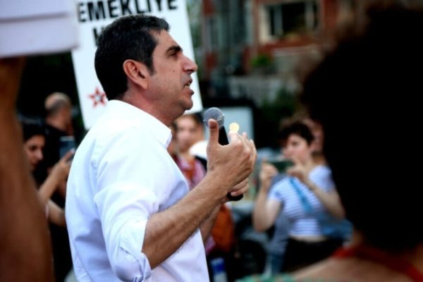 Хакан Озтюрк: атаки против НРП подрывают мирный процесс в Турции