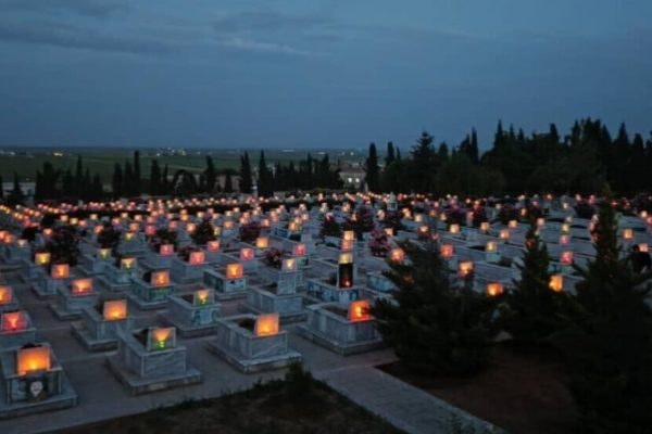 Кладбища павших героев в Рожаве остаются символами сопротивления