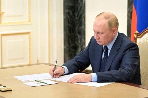 Путин подписал закон о профилактических беседах с уклоняющимися от службы