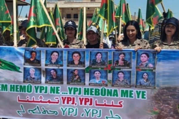 Сотни женщин вышли на марш в Зиргане в поддержку ЖОС