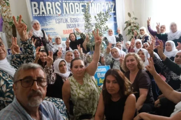 Отделение АПЧ в Мерсине начало «Пикет справедливости» в поддержку мира