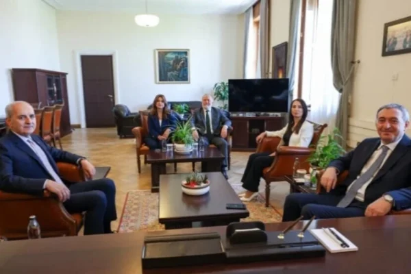 Спикер парламента Куртулмуш встретился с представителями ПРДН