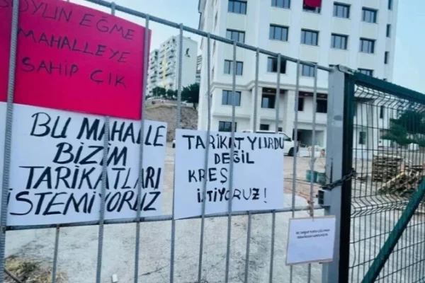 В алевитских кварталах растет присутствие религиозных сект