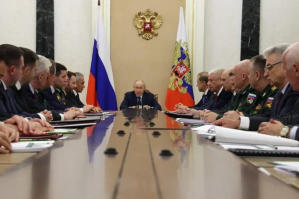 Путин: НАТО расширяется, европейские лидеры говорят о войне — Россия готовит ответ