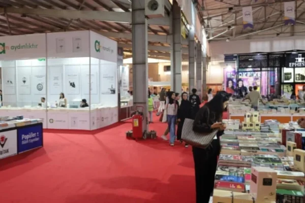 В Амеде открылась книжная ярмарка