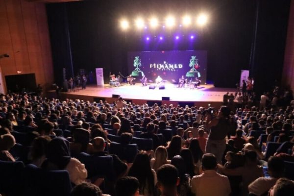 Фестиваль FilmAmed открылся показом «Жинвар» и ярким выступлением