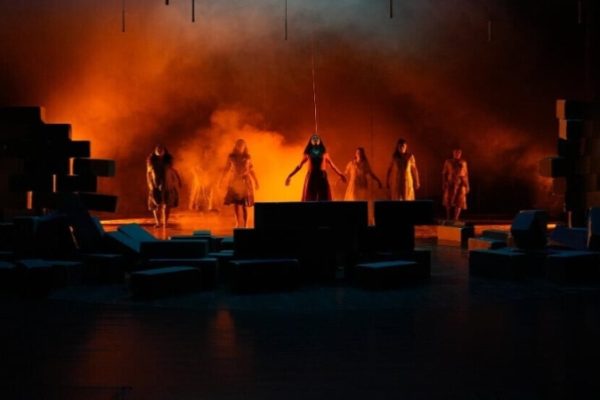 Пьеса «Жин» тронула сердца публики на премьере в Амеде