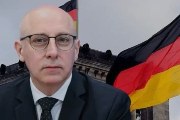 Руководителем службы внутренней разведки Германии назначен турок по происхождению