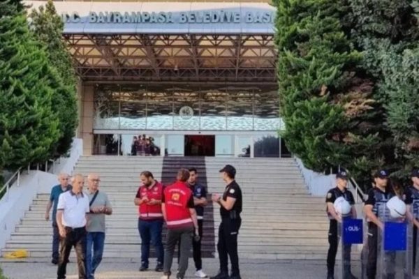В Стамбуле арестован мэр Байрампаша и ещё 19 человек по делу о коррупции