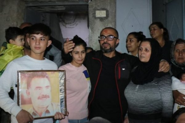 30-летнего заключенного встретили в Алеппо бурными приветствиями