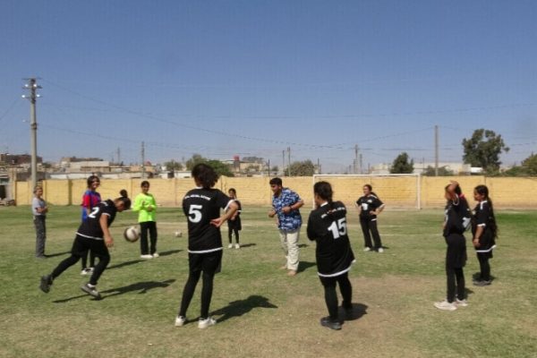 Перемещенные жительницы Африна преуспели в футболе