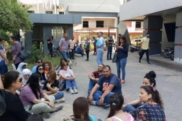 За 2025 год переходное правительство Сирии уволило более ста тысяч сотрудников