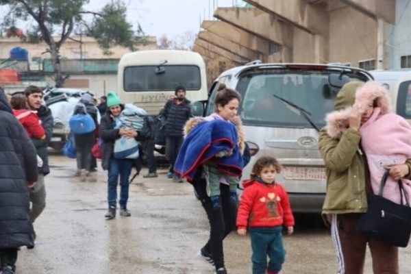 Беженцы из Африна и жители Табки вынуждены спасаться бегством из-за непрекращающихся атак