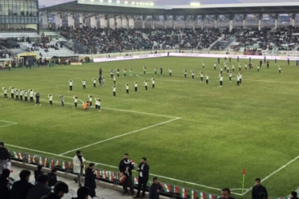 Более 10 000 человек в Сулеймании выразили свою поддержку сопротивлению в Рожаве