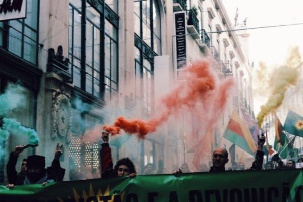 Демонстрация в поддержку Рожавы в Лиссабоне