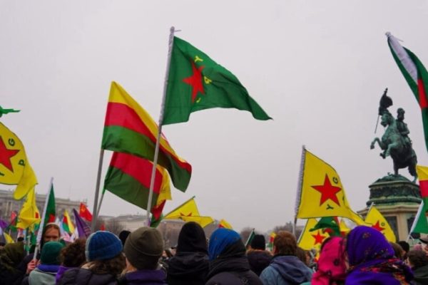 Двое немецких активистов, раненых год назад на плотине Тишрин, едут в Кобани