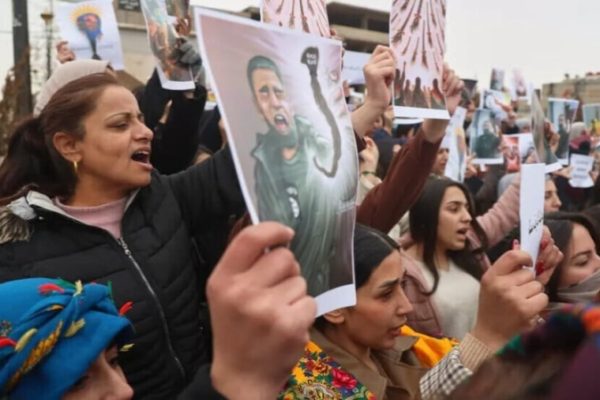 Французские феминистки и интеллектуалы: не молчите об убийствах курдских женщин