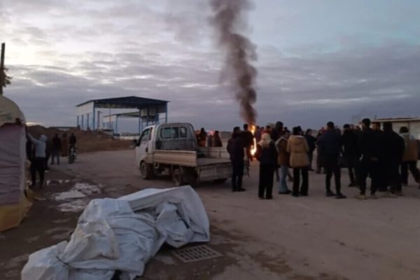 Колонна, направляющаяся в Алеппо, остановится на ночь в Дейр-Хафире