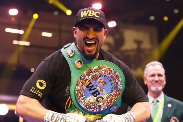 Курдский боксер Кабаял защитил свой пояс WBC и продолжает беспроигрышную серию