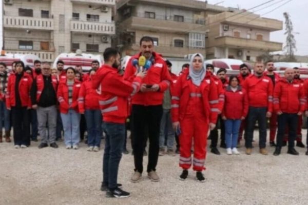 Курдский Красный Полумесяц эвакуирует раненых и погибших из зоны боевых действий