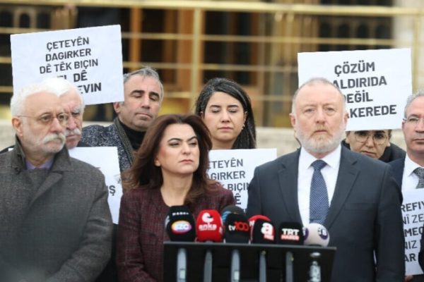 ПРДН: атаки в Алеппо открывают путь к лишению курдов прав и несут риск геноцида