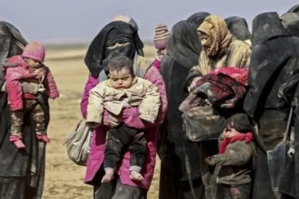 Семьи боевиков ИГИЛ бегут из лагеря «Холь»